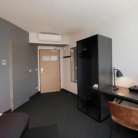 Berlin-airport Hotel 3*