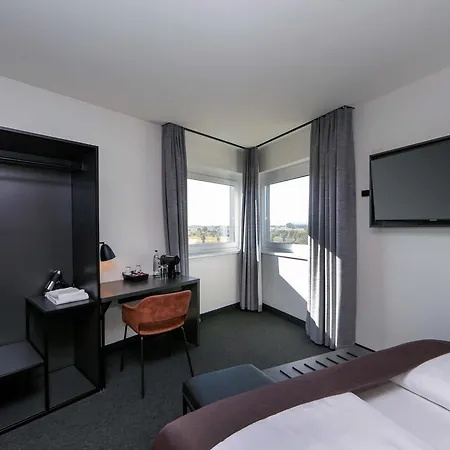 Berlin-airport 3* Schoenefeld