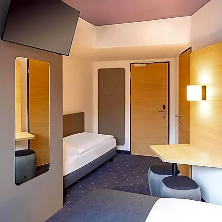 Berlin-airport 3*