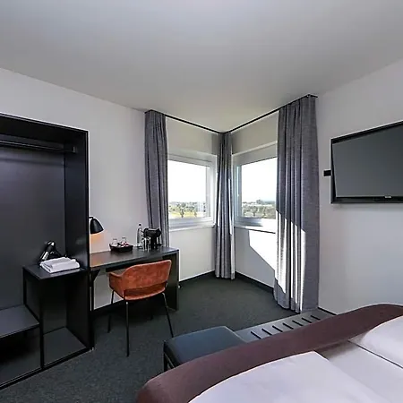Berlin-airport 3* Schoenefeld